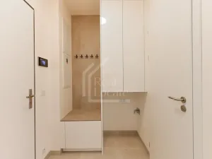 Pronájem bytu 1+kk, Praha - Kamýk, Hodkovická, 30 m2