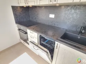 Prodej bytu 2+1, Tmaň, 42 m2