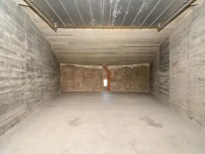 Pronájem garážového stání, Praha - Žižkov, Nad Ohradou, 20 m2