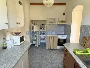 Pronájem vícegeneračního domu, Slavče, 333 m2