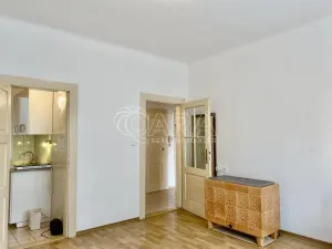 Pronájem bytu 2+kk, Praha - Smíchov, Stroupežnického, 52 m2