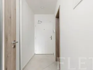 Pronájem bytu 1+kk, Praha - Vršovice, Petrohradská, 30 m2