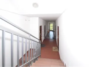 Pronájem bytu 1+kk, Hostivice, Školská, 29 m2