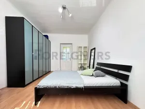 Prodej bytu 2+kk, Praha, 5. května, 51 m2