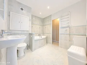 Prodej bytu 3+1, Frýdek-Místek - Frýdek, Novodvorská, 73 m2
