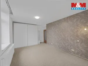 Prodej bytu 3+1, Jaroměř - Pražské Předměstí, Husova, 124 m2