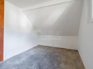 Prodej bytu 4+1, Beroun - Beroun-Hostim, Ke Svatému Jánu, 182 m2