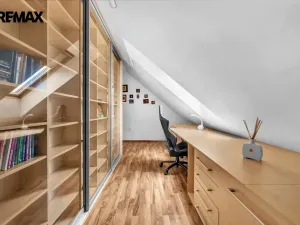 Prodej bytu 4+kk, Strančice, Náměstí Emila Kolbena, 108 m2