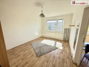 Pronájem bytu 1+1, Praha - Lhotka, Mirotická, 40 m2