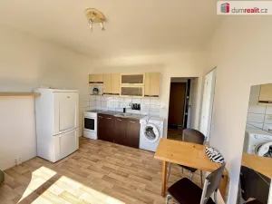 Pronájem bytu 1+1, Praha - Lhotka, Mirotická, 40 m2