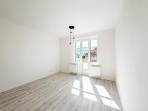 Pronájem bytu 2+kk, Praha - Žižkov, Jeseniova, 54 m2