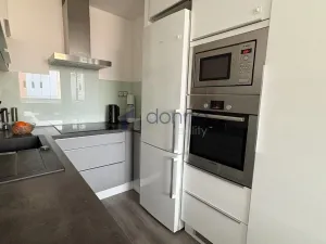 Pronájem bytu 3+1, Praha, Doležalova, 72 m2