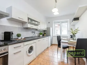 Prodej bytu 2+1, Praha, 28. pluku, 58 m2