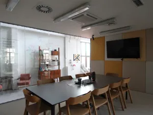 Pronájem kanceláře, Praha, Lihovarská, 706 m2