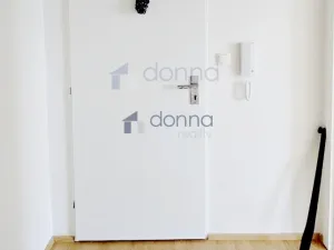 Pronájem bytu 2+kk, Praha, U plynárny, 75 m2