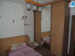 Prodej bytu 2+1, Karlovy Vary, Západní, 60 m2