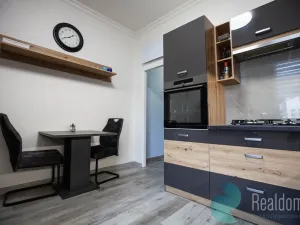 Prodej bytu 2+1, Karlovy Vary, Raisova, 75 m2