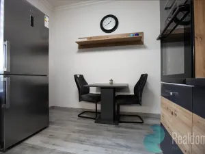 Prodej bytu 2+1, Karlovy Vary, Raisova, 75 m2