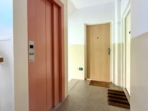 Prodej bytu 2+1, Mariánské Lázně - Úšovice, Kubelíkova, 57 m2