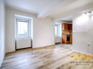 Pronájem bytu 2+kk, Hradec Králové, Střelecká, 38 m2