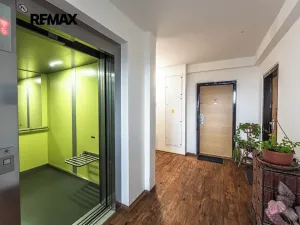 Pronájem bytu 2+kk, Praha - Řepy, Makovského, 45 m2