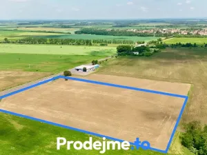Prodej komerčního pozemku, Hevlín, 35000 m2