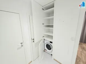Pronájem bytu 1+kk, Plzeň, Strnadova, 54 m2