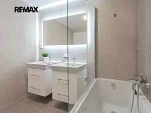 Pronájem bytu 3+kk, Praha - Hloubětín, Poděbradská, 77 m2