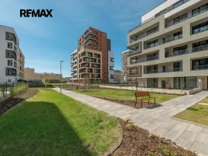 Pronájem bytu 3+kk, Praha - Hloubětín, Poděbradská, 77 m2