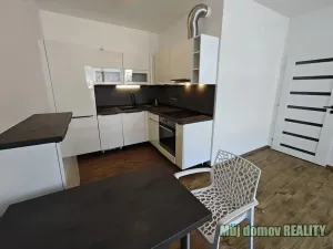 Pronájem bytu 2+kk, Praha - Vysočany, 52 m2