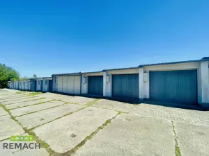 Prodej garáže, Staré Město, Kopánky, 18 m2