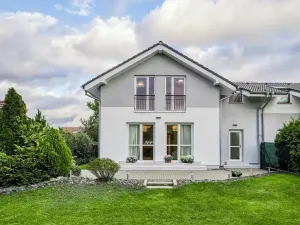 Prodej rodinného domu, Bašť, Kostelecká, 145 m2