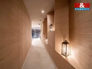 Pronájem obchodního prostoru, Praha - Staré Město, náměstí Curieových, 75 m2