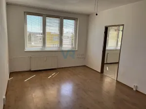 Prodej bytu 2+1, Trhové Sviny, Sídliště, 58 m2