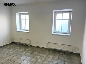 Pronájem kanceláře, Třebíč - Jejkov, Smila Osovského, 250 m2