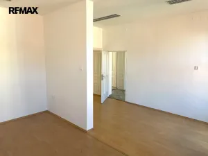 Prodej komerční nemovitosti, Třebíč - Jejkov, Smila Osovského, 250 m2