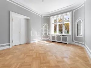 Prodej vily, Praha - Bubeneč, Heineho, 726 m2