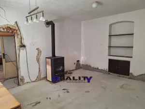 Prodej rodinného domu, Nepomyšl, 349 m2