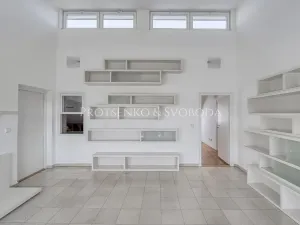 Prodej kanceláře, Křižanov, Benešovo náměstí, 530 m2