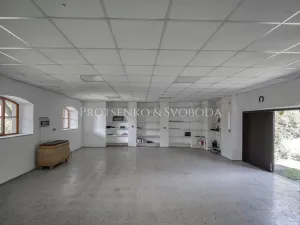 Prodej kanceláře, Křižanov, Benešovo náměstí, 530 m2