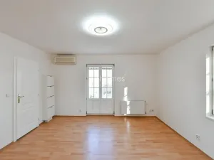Pronájem rodinného domu, Praha - Nebušice, Na Malé Šárce, 360 m2