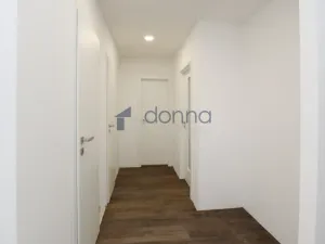 Pronájem bytu 3+kk, Praha, Třeboradická, 68 m2