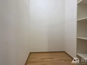 Prodej bytu 2+1, Praha - Dejvice, Krohova, 76 m2