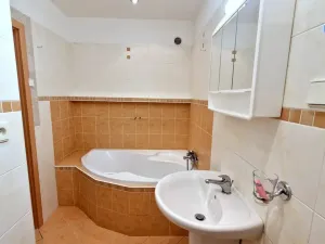 Pronájem bytu 4+1, Praha - Miškovice, Na Kačence, 80 m2