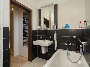 Prodej bytu 1+kk, Praha - Horní Měcholupy, Nad přehradou, 30 m2