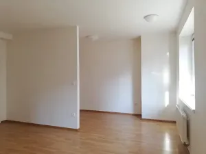 Pronájem bytu 1+kk, Praha - Vršovice, Karpatská, 38 m2