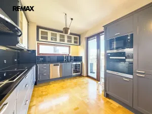 Prodej bytu 3+kk, Praha - Hrdlořezy, Učňovská, 86 m2