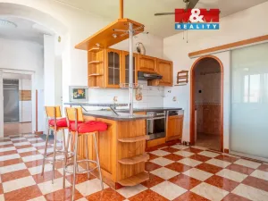 Prodej rodinného domu, Týn nad Vltavou, Vinařického náměstí, 190 m2