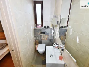 Prodej bytu 4+kk, Praha - Hloubětín, Nademlejnská, 93 m2