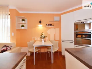 Prodej bytu 4+kk, Praha - Hloubětín, Nademlejnská, 93 m2